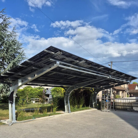 Solarna nadstre&scaron;nica na čeličnoj konstrukciji